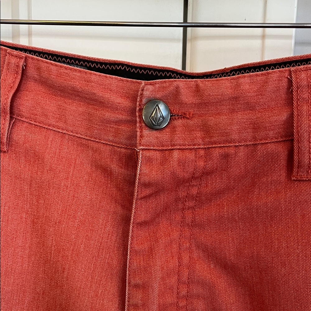 Volcom Rust Shorts 33 - Picture 2 of 12